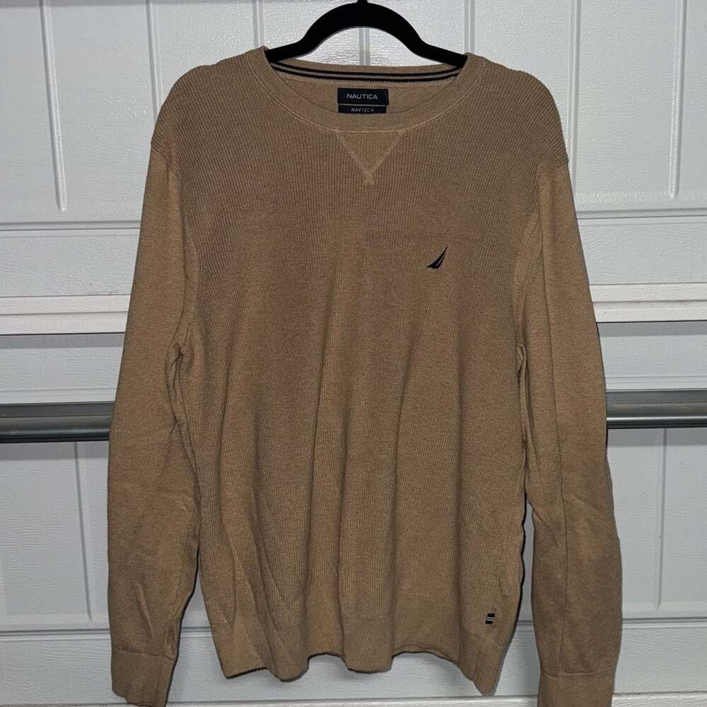 Nautica V-Neck Sweater in Coastal Camel Heather (L)